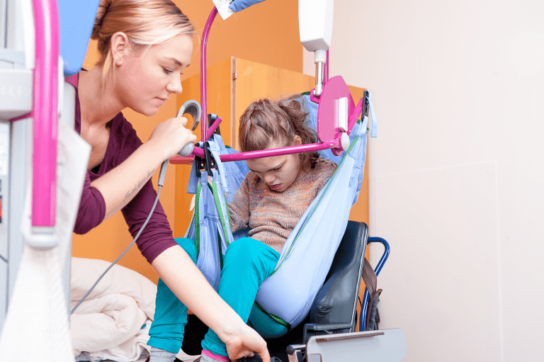 Worker Checks propose des vérifications d'antécédents rapides et conformes, conçues pour les travailleurs d'assistance aux personnes handicapées, ce qui permet de répondre aux normes du secteur et aux exigences en matière d'emploi dans l'ensemble de l'Australie.